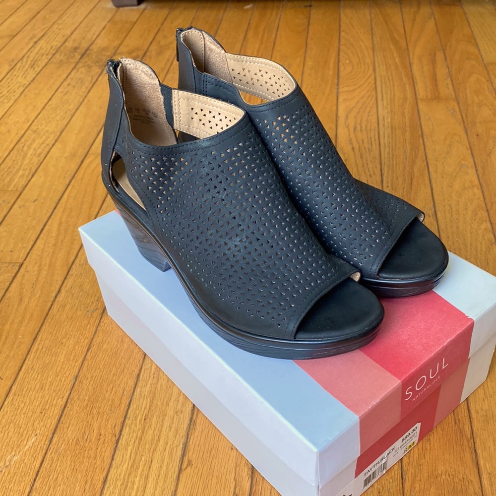 NIB Naturalizer Soul Fayth black wedge sandals lightweight